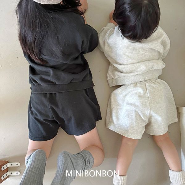 小刺繡素色休閒套裝 