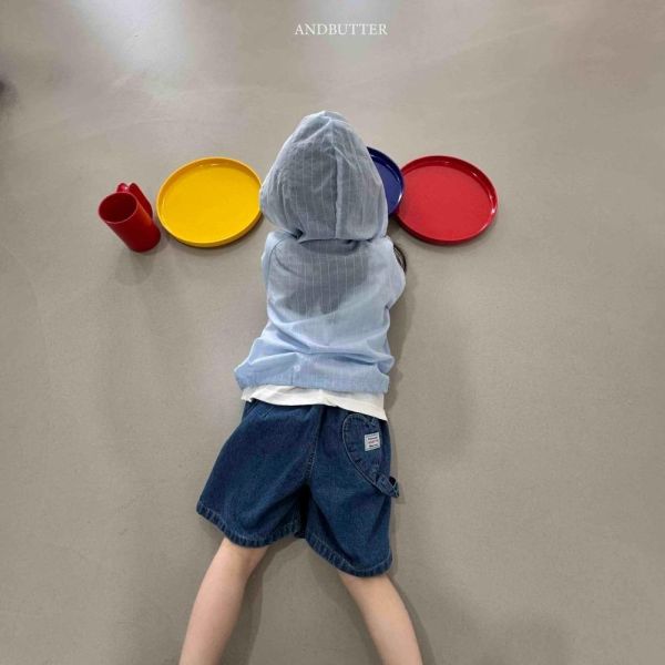 工裝愛心口袋牛仔五分短褲 韓國童裝,男童夏裝,中性童裝,童裝推薦,2026夏季童裝,男童穿搭,韓系童裝,中性穿搭,韓國代購