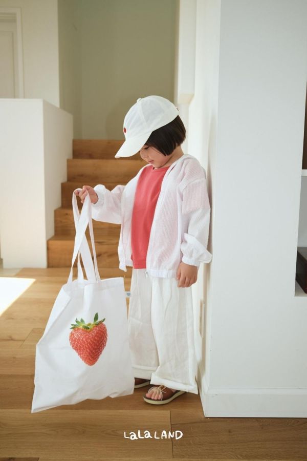 水果購物袋 韓國童裝,男童夏裝,中性童裝,童裝推薦,2026夏季童裝,男童穿搭,韓系童裝,中性穿搭,韓國代購