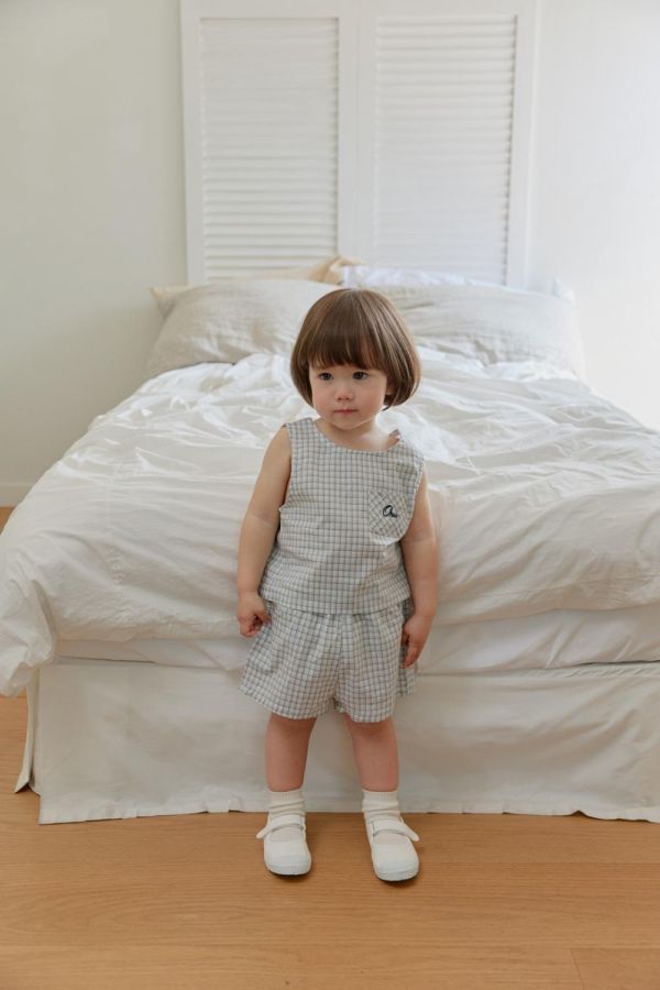 MINI格紋休閒短褲 韓國童裝,男童夏裝,中性童裝,童裝推薦,2026夏季童裝,男童穿搭,韓系童裝,中性穿搭,韓國代購