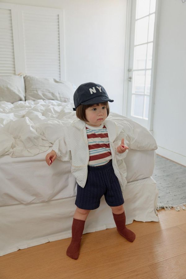 緹花休閒短褲 韓國童裝,男童夏裝,中性童裝,童裝推薦,2026夏季童裝,男童穿搭,韓系童裝,中性穿搭,韓國代購