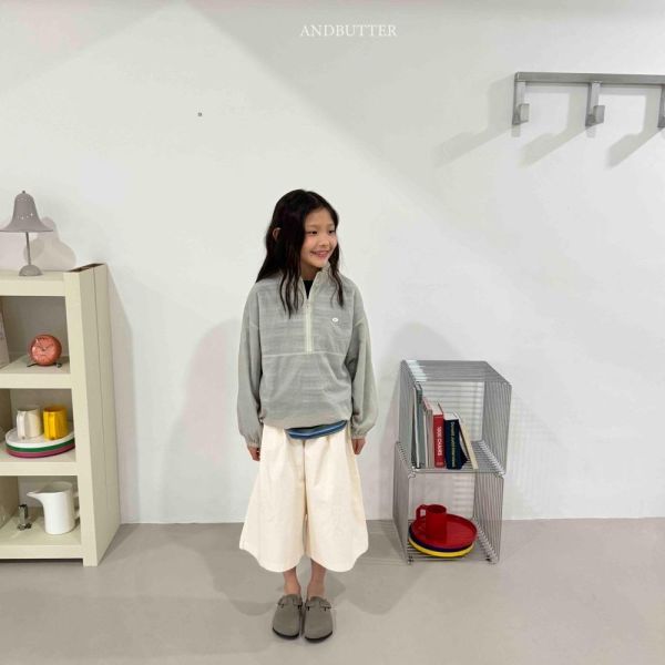 腰間打摺八分長褲 韓國童裝,男童夏裝,中性童裝,童裝推薦,2026夏季童裝,男童穿搭,韓系童裝,中性穿搭,韓國代購