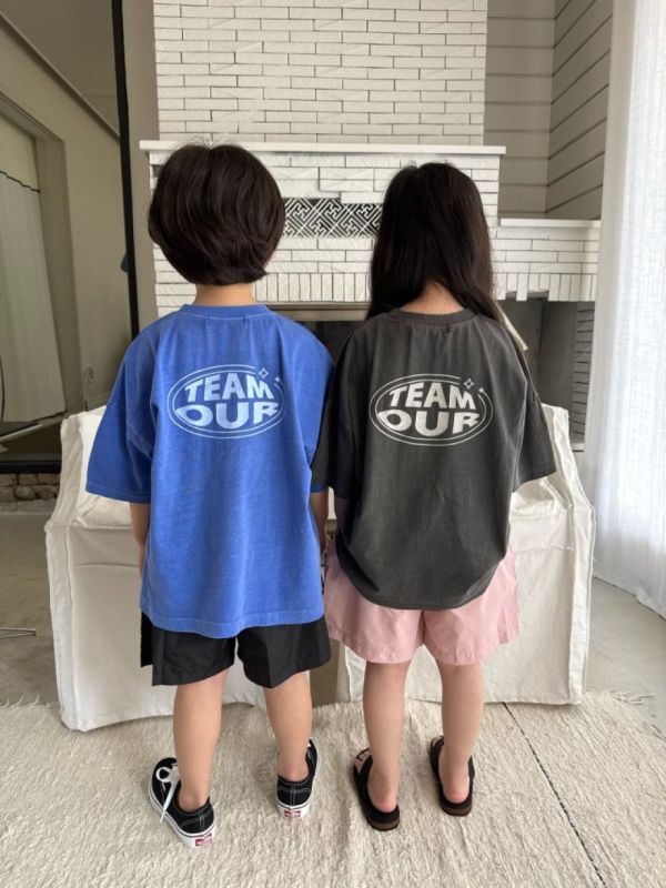 TEAM OUR水洗棉短袖上衣 韓國童裝,質感童裝,童裝推薦,韓系風格,男女童裝,韓風穿搭,韓國代購,韓國空運,親子穿搭