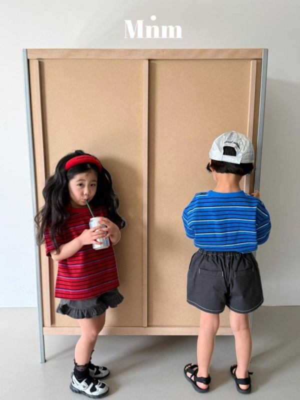 基礎條紋短袖上衣 韓國童裝,男童夏裝,中性童裝,童裝推薦,2026夏季童裝,男童穿搭,韓系童裝,中性穿搭,韓國代購