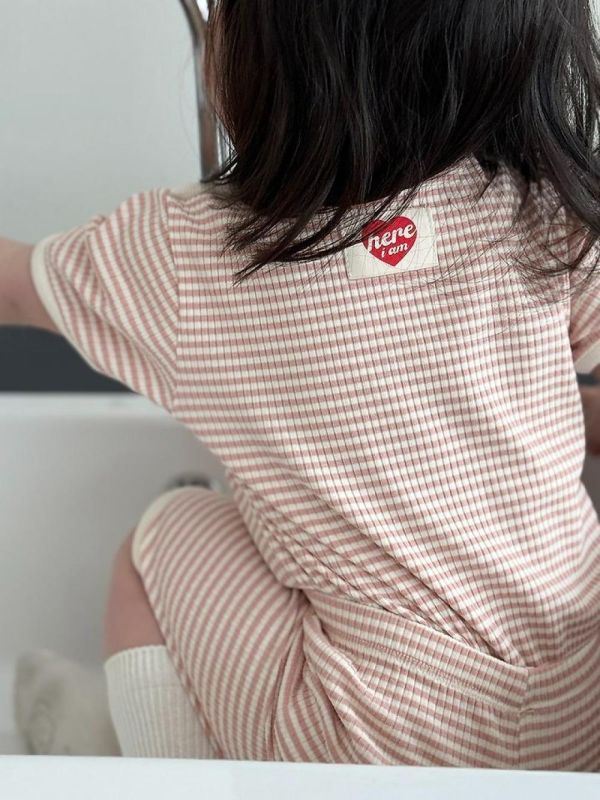 條紋鬆餅格居家服套裝 韓國童裝,男童夏裝,中性童裝,童裝推薦,2026夏季童裝,男童穿搭,韓系童裝,中性穿搭,韓國代購