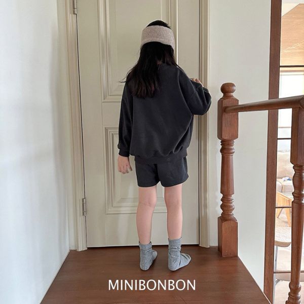 小刺繡素色休閒套裝 