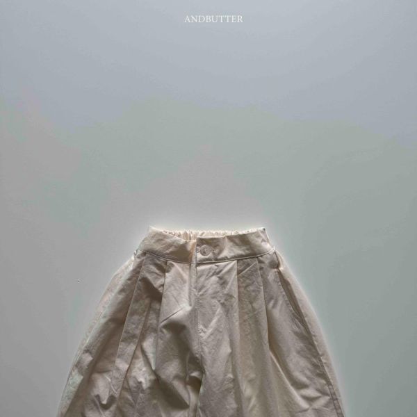 腰間打摺八分長褲 韓國童裝,男童夏裝,中性童裝,童裝推薦,2026夏季童裝,男童穿搭,韓系童裝,中性穿搭,韓國代購