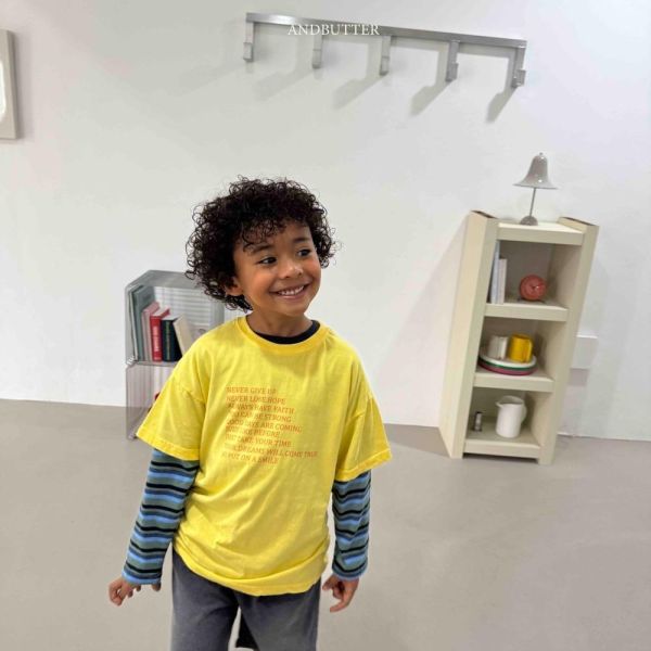 英文短文短袖上衣 韓國童裝,男童夏裝,中性童裝,童裝推薦,2026夏季童裝,男童穿搭,韓系童裝,中性穿搭,韓國代購