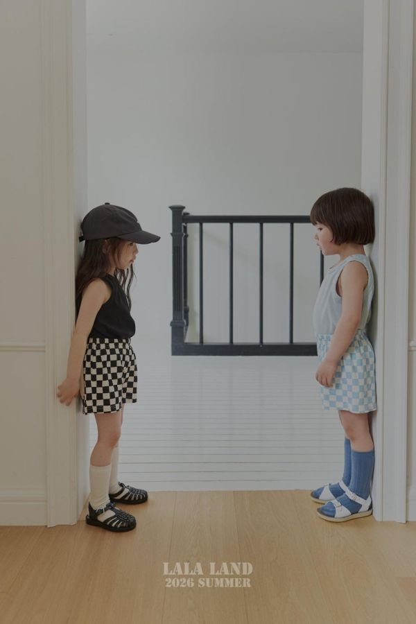 經典棋盤格休閒短褲 韓國童裝,男童夏裝,中性童裝,童裝推薦,2026夏季童裝,男童穿搭,韓系童裝,中性穿搭,韓國代購