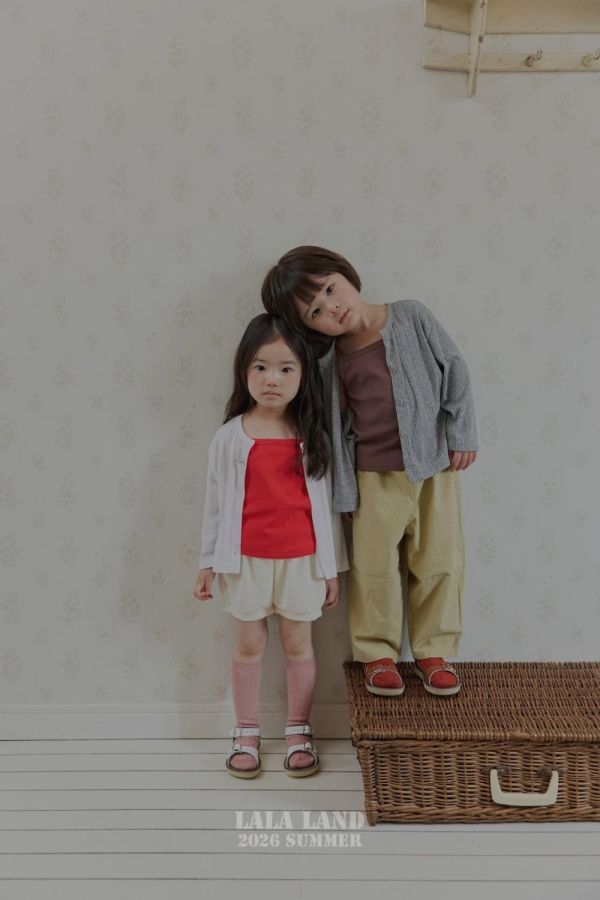 標籤針織排釦罩衫 韓國童裝,男童夏裝,中性童裝,童裝推薦,2026夏季童裝,男童穿搭,韓系童裝,中性穿搭,韓國代購