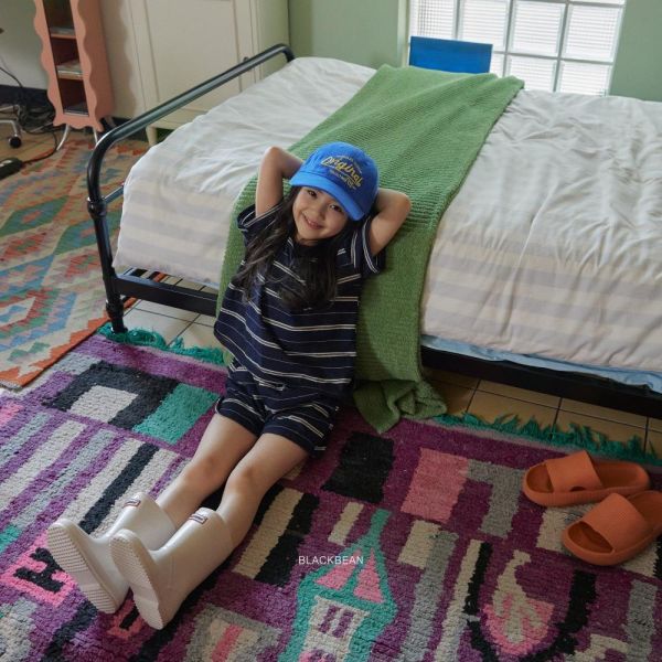 層次條紋休閒運動套裝 韓國童裝,男童夏裝,中性童裝,童裝推薦,2026夏季童裝,男童穿搭,韓系童裝,中性穿搭,韓國代購