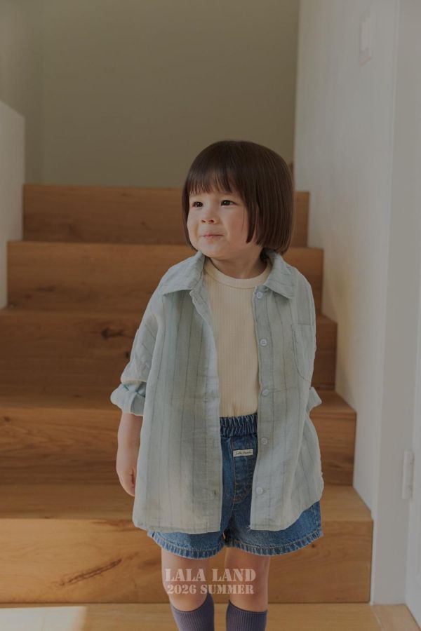 線條翻領亞麻長袖襯衫 韓國童裝,男童夏裝,中性童裝,童裝推薦,2026夏季童裝,男童穿搭,韓系童裝,中性穿搭,韓國代購