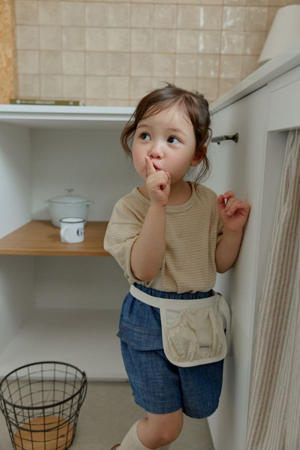 基礎條紋短袖上衣 韓國童裝,男童夏裝,中性童裝,童裝推薦,2026夏季童裝,男童穿搭,韓系童裝,中性穿搭,韓國代購
