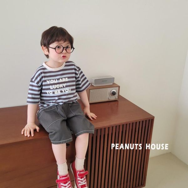 字母條紋短袖上衣 韓國童裝,男童夏裝,中性童裝,童裝推薦,2026夏季童裝,男童穿搭,韓系童裝,中性穿搭,韓國代購