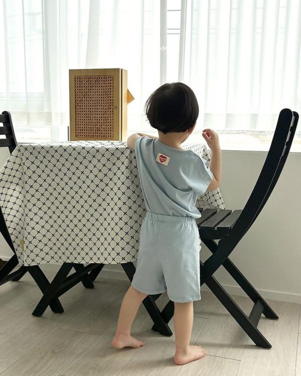 舒適涼感短袖家居服套裝 韓國童裝,男童夏裝,中性童裝,童裝推薦,2026夏季童裝,男童穿搭,韓系童裝,中性穿搭,韓國代購
