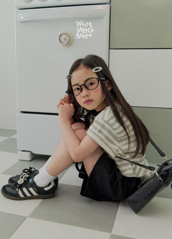 跳色條紋短袖上衣 韓國童裝,男童夏裝,中性童裝,童裝推薦,2026夏季童裝,男童穿搭,韓系童裝,中性穿搭,韓國代購