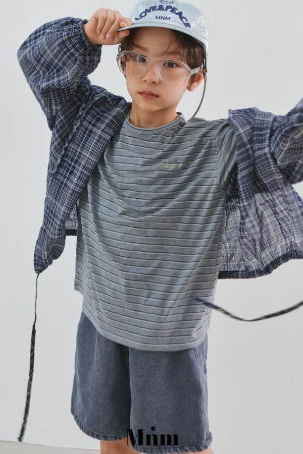 基礎條紋短袖上衣 韓國童裝,男童夏裝,中性童裝,童裝推薦,2026夏季童裝,男童穿搭,韓系童裝,中性穿搭,韓國代購