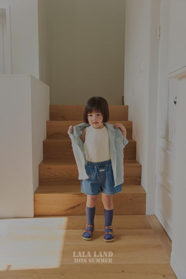 線條翻領亞麻長袖襯衫 韓國童裝,男童夏裝,中性童裝,童裝推薦,2026夏季童裝,男童穿搭,韓系童裝,中性穿搭,韓國代購