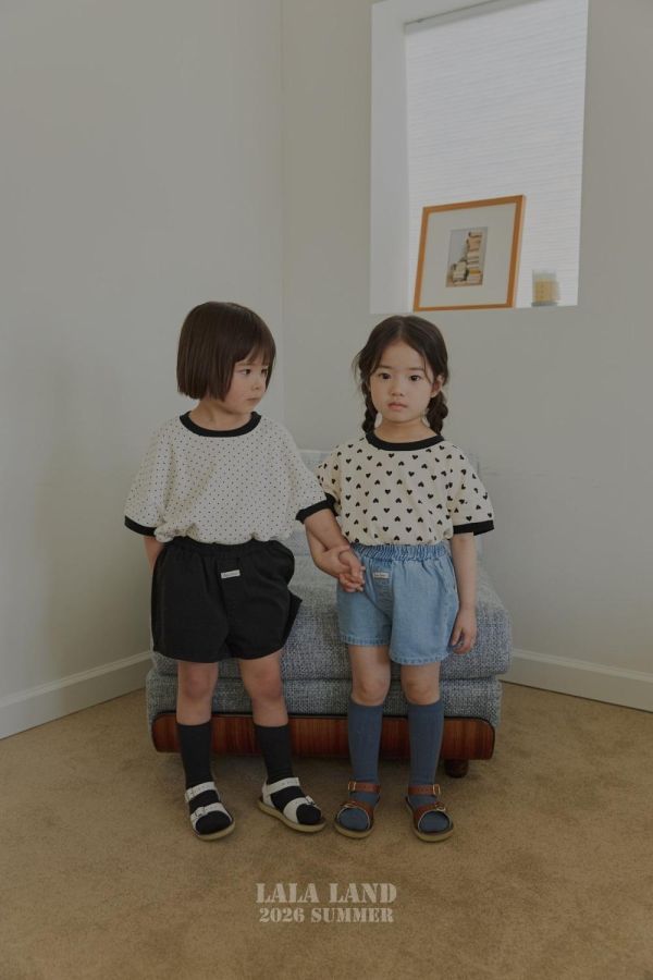 滾邊滿版圖形短袖上衣 韓國童裝,男童夏裝,中性童裝,童裝推薦,2026夏季童裝,男童穿搭,韓系童裝,中性穿搭,韓國代購