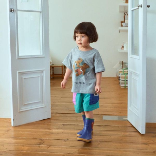 色塊拼接休閒短褲 韓國童裝,男童夏裝,中性童裝,童裝推薦,2026夏季童裝,男童穿搭,韓系童裝,中性穿搭,韓國代購