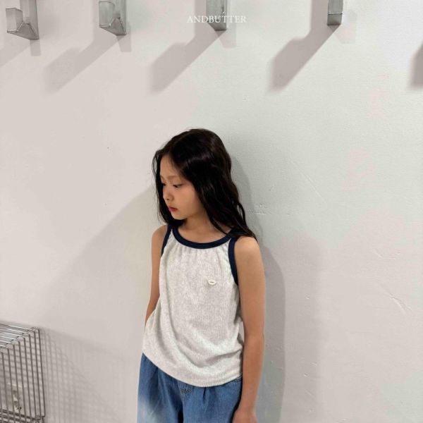跳色滾邊肩帶背心 韓國童裝,男童夏裝,中性童裝,童裝推薦,2026夏季童裝,男童穿搭,韓系童裝,中性穿搭,韓國代購