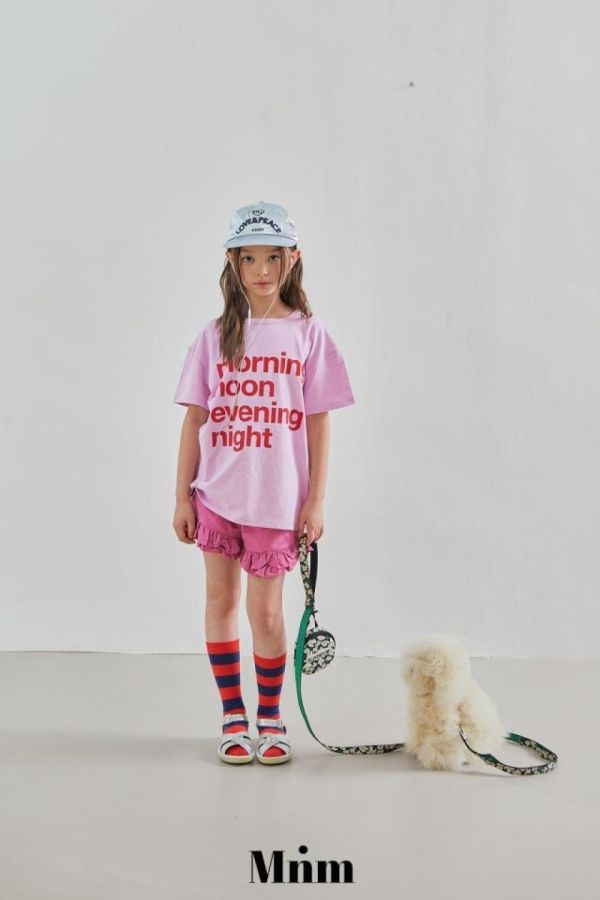 印刷字母短袖上衣 韓國童裝,男童夏裝,中性童裝,童裝推薦,2026夏季童裝,男童穿搭,韓系童裝,中性穿搭,韓國代購