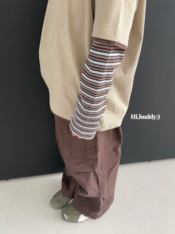 偽兩件拼接條紋袖上衣 韓國童裝,男童秋裝,中性童裝,韓系童裝推薦,2025秋季童裝,韓國男童新款,中性風男童穿搭,秋季男童服飾推薦,小男友穿搭