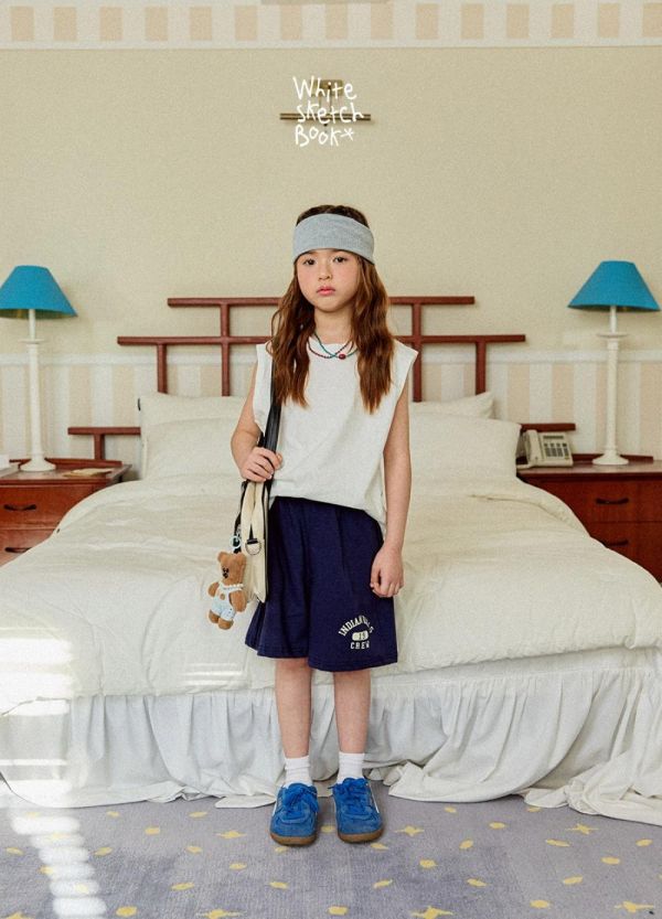 字母休閒運動短褲 韓國童裝,男童夏裝,中性童裝,童裝推薦,2026夏季童裝,男童穿搭,韓系童裝,中性穿搭,韓國代購