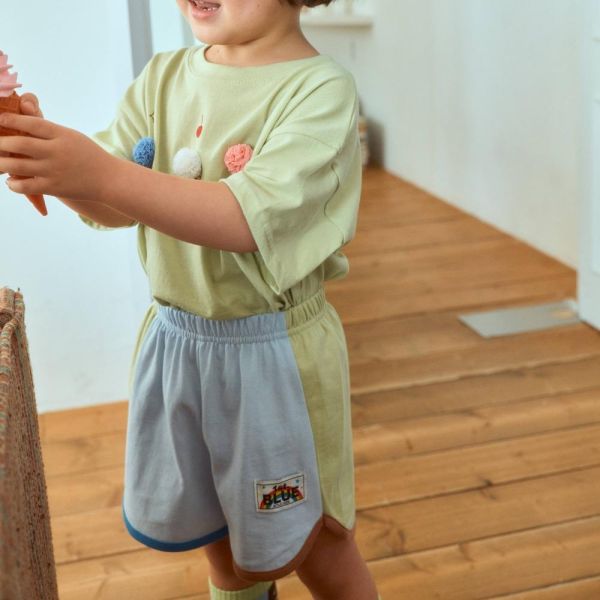 繽紛拼接圓弧短褲 韓國童裝,男童夏裝,中性童裝,童裝推薦,2026夏季童裝,男童穿搭,韓系童裝,中性穿搭,韓國代購