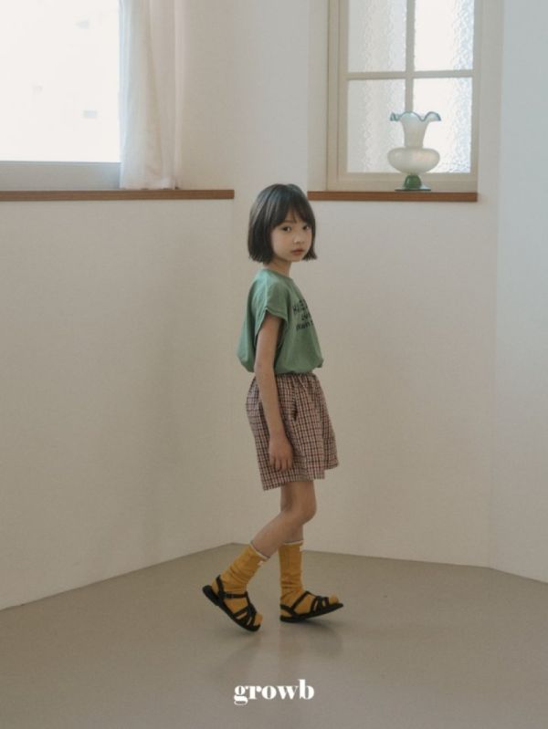 品牌皮標格紋休閒短褲 韓國童裝,質感童裝,童裝推薦,韓系風格,男女童裝,韓風穿搭,韓國代購,韓國空運
