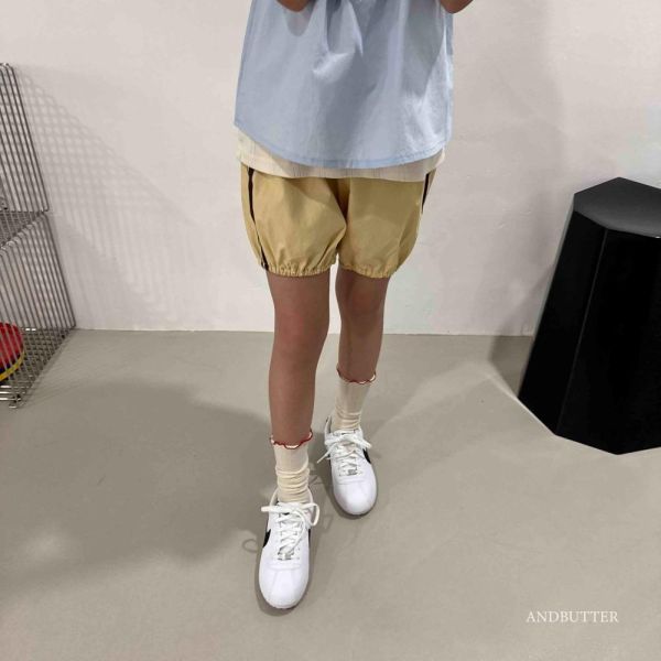 雙線織帶縮口運動短褲 韓國童裝,男童夏裝,中性童裝,童裝推薦,2026夏季童裝,男童穿搭,韓系童裝,中性穿搭,韓國代購