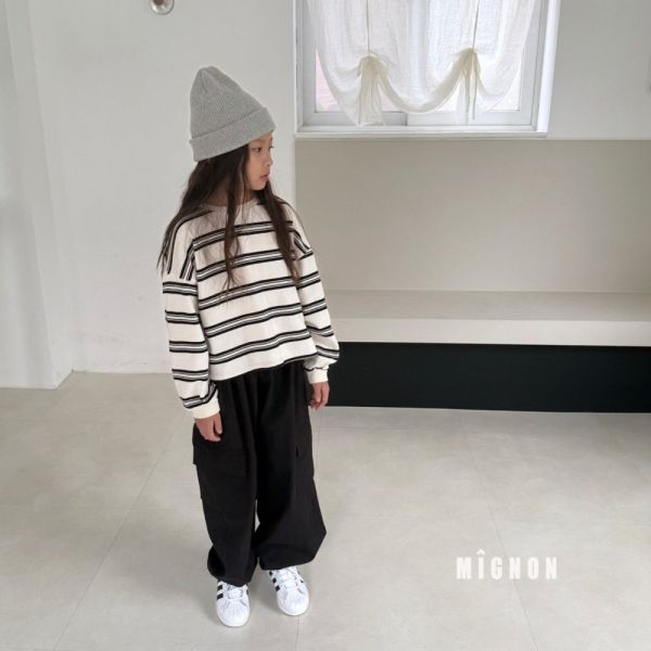 工裝風側口袋縮口休閒長褲 韓國童裝,男童秋裝,中性童裝,韓系童裝推薦,2025秋季童裝,韓國男童新款,中性風男童穿搭,秋季男童服飾推薦,小男友穿搭