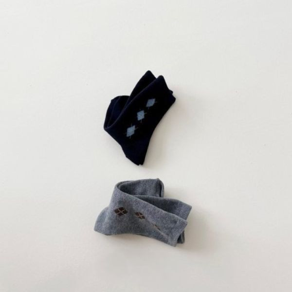 菱格圖中筒襪 韓國童裝,質感童裝,童裝推薦,韓系風格,男女童裝,韓風穿搭,韓國代購,韓國空運