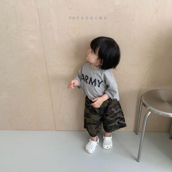 字母ARMY短袖上衣 韓國童裝,男童夏裝,中性童裝,童裝推薦,2026夏季童裝,男童穿搭,韓系童裝,中性穿搭,韓國代購