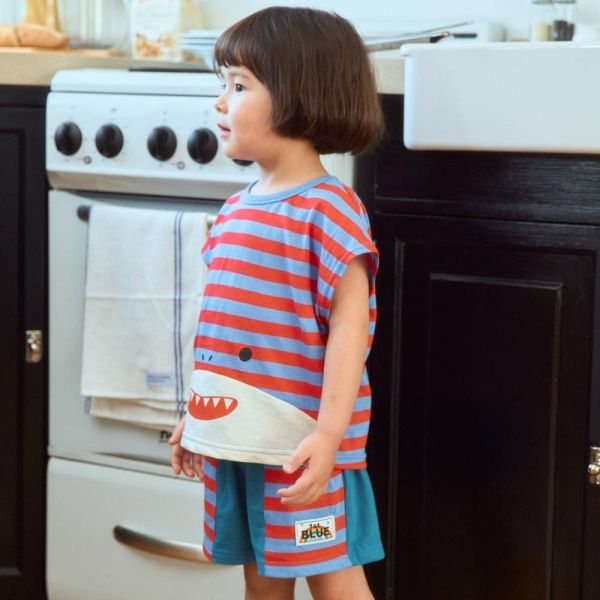 鯊魚條紋短袖上衣 韓國童裝,男童夏裝,中性童裝,童裝推薦,2026夏季童裝,男童穿搭,韓系童裝,中性穿搭,韓國代購