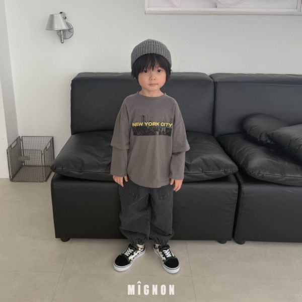 城市照片假兩件長袖上衣 韓國童裝,男童秋裝,中性童裝,韓系童裝推薦,2025秋季童裝,韓國男童新款,中性風男童穿搭,秋季男童服飾推薦,小男友穿搭