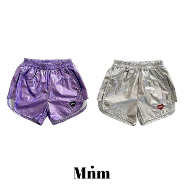 科技感金屬光澤短褲 韓國童裝,男童夏裝,中性童裝,童裝推薦,2026夏季童裝,男童穿搭,韓系童裝,中性穿搭,韓國代購