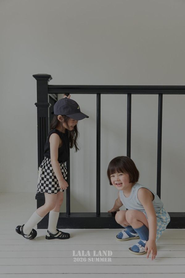經典棋盤格休閒短褲 韓國童裝,男童夏裝,中性童裝,童裝推薦,2026夏季童裝,男童穿搭,韓系童裝,中性穿搭,韓國代購