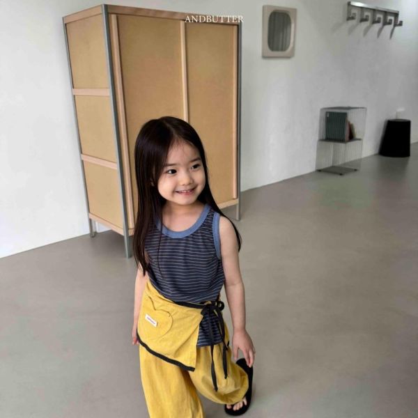 跳色條紋坦克背心 韓國童裝,男童夏裝,中性童裝,童裝推薦,2026夏季童裝,男童穿搭,韓系童裝,中性穿搭,韓國代購