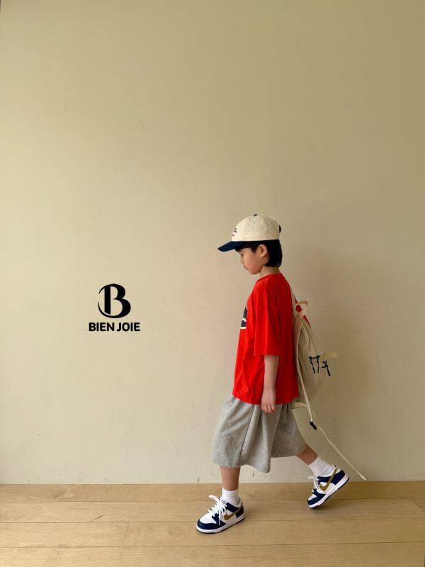 素面傘狀五分短褲 韓國童裝,質感童裝,童裝推薦,韓系風格,男女童裝,韓風穿搭,韓國代購,韓國空運,親子穿搭