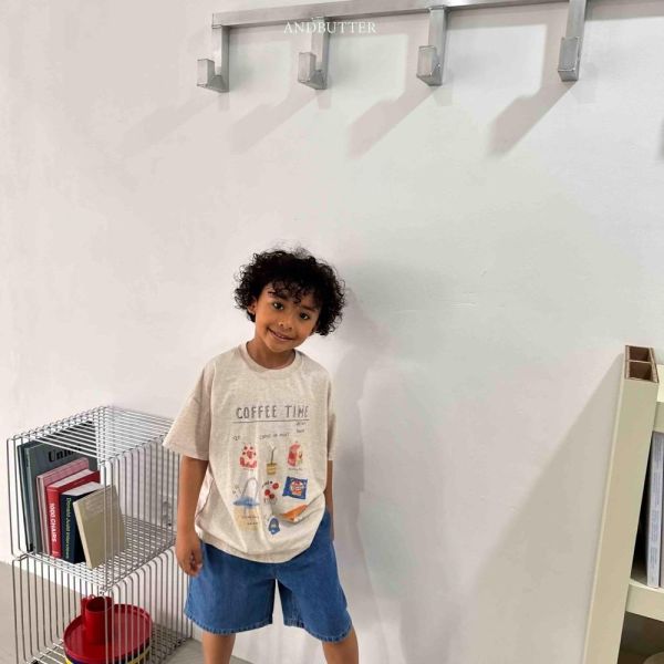 下午茶插圖短袖上衣 韓國童裝,男童夏裝,中性童裝,童裝推薦,2026夏季童裝,男童穿搭,韓系童裝,中性穿搭,韓國代購