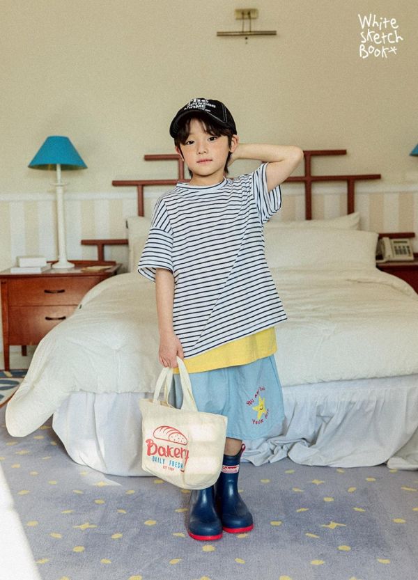 基礎條紋短袖上衣 韓國童裝,男童夏裝,中性童裝,童裝推薦,2026夏季童裝,男童穿搭,韓系童裝,中性穿搭,韓國代購