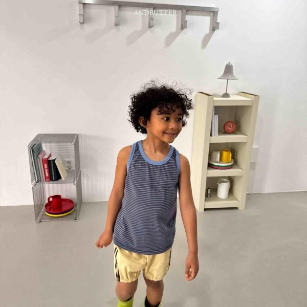 跳色條紋坦克背心 韓國童裝,男童夏裝,中性童裝,童裝推薦,2026夏季童裝,男童穿搭,韓系童裝,中性穿搭,韓國代購