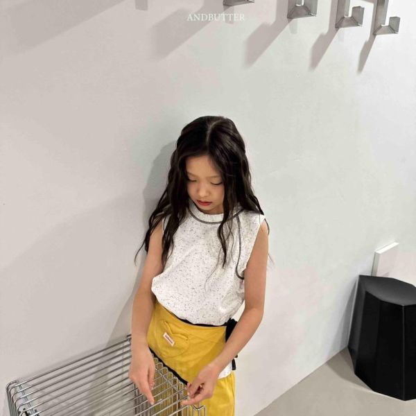 裝試車線寬版背心 韓國童裝,男童夏裝,中性童裝,童裝推薦,2026夏季童裝,男童穿搭,韓系童裝,中性穿搭,韓國代購