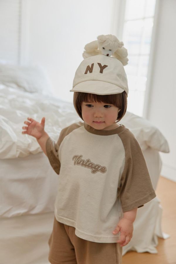 Vintage雙色插肩短袖上衣 韓國童裝,男童夏裝,中性童裝,童裝推薦,2026夏季童裝,男童穿搭,韓系童裝,中性穿搭,韓國代購