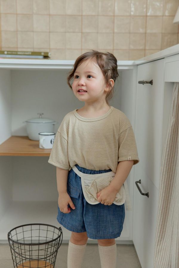 基礎條紋短袖上衣 韓國童裝,男童夏裝,中性童裝,童裝推薦,2026夏季童裝,男童穿搭,韓系童裝,中性穿搭,韓國代購