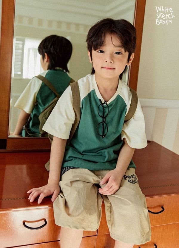 藝術文字速乾休閒短褲 韓國童裝,男童夏裝,中性童裝,童裝推薦,2026夏季童裝,男童穿搭,韓系童裝,中性穿搭,韓國代購