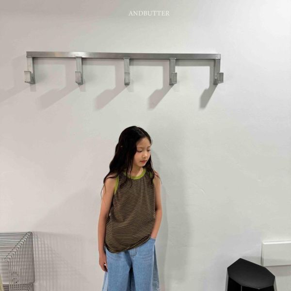 跳色條紋坦克背心 韓國童裝,男童夏裝,中性童裝,童裝推薦,2026夏季童裝,男童穿搭,韓系童裝,中性穿搭,韓國代購