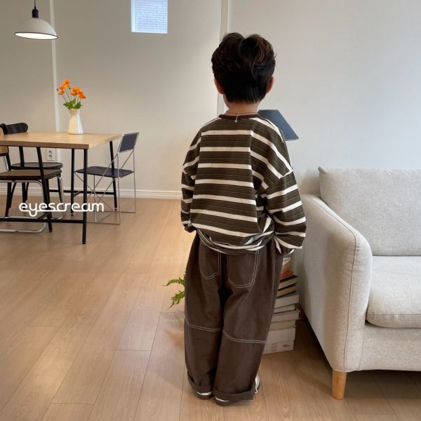 美式風格42條紋長袖上衣-親子款 韓國童裝,男童秋裝,中性童裝,韓系童裝推薦,2025秋季童裝,韓國男童新款,中性風男童穿搭,秋季男童服飾推薦,小男友穿搭