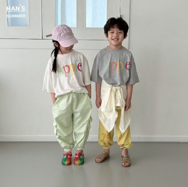 彩虹APPLE短袖上衣 韓國童裝,質感童裝,童裝推薦,韓系風格,男女童裝,韓風穿搭,韓國代購,韓國空運,親子款